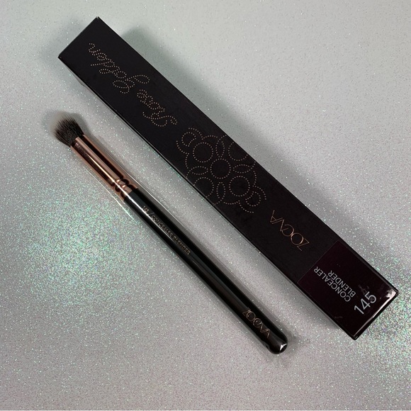Zoeva 145 Concealer Brush - Picture 1 of 4